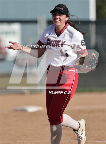 Thumbnail 3 in Chatfield @ Smoky Hill photogallery.