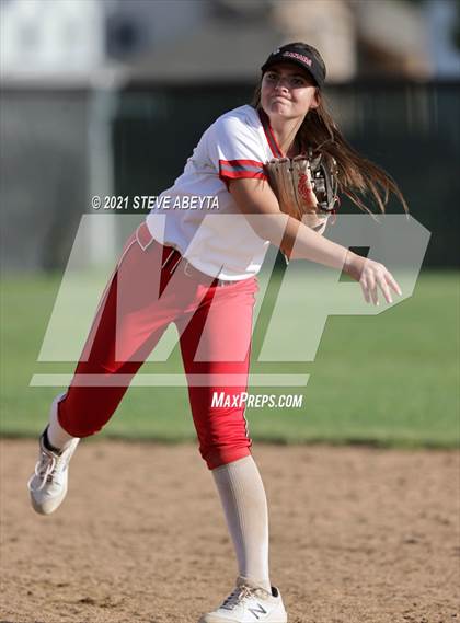 Thumbnail 2 in Chatfield @ Smoky Hill photogallery.