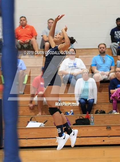 Thumbnail 1 in Swansboro vs Richlands (Joseph L. Beasley Spikefest) photogallery.