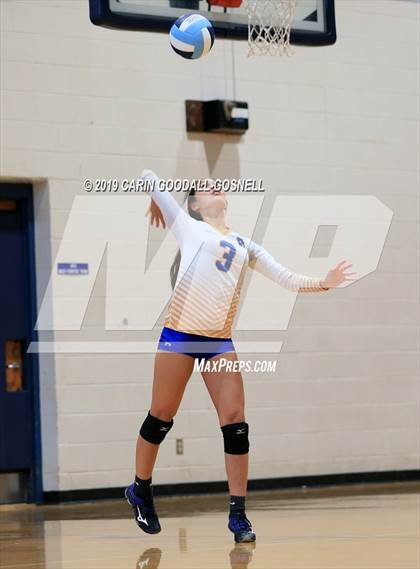 Thumbnail 2 in Swansboro vs Richlands (Joseph L. Beasley Spikefest) photogallery.