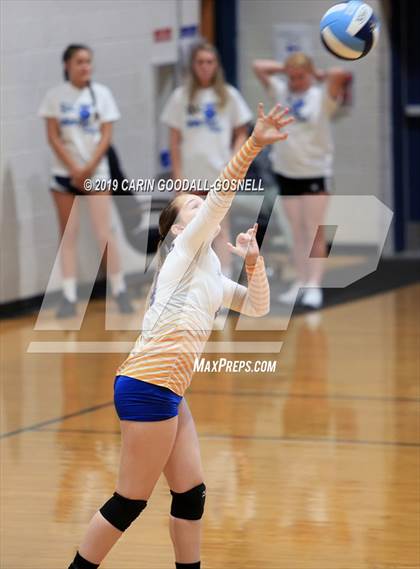 Thumbnail 2 in Swansboro vs Richlands (Joseph L. Beasley Spikefest) photogallery.