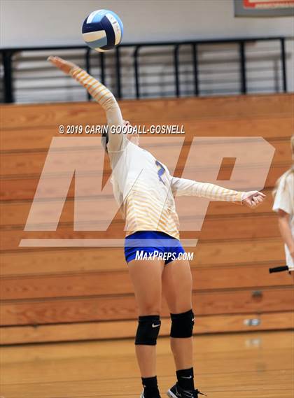 Thumbnail 2 in Swansboro vs Richlands (Joseph L. Beasley Spikefest) photogallery.