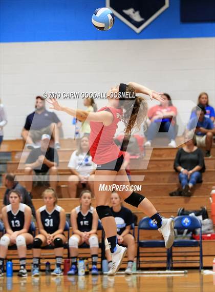 Thumbnail 2 in Swansboro vs Richlands (Joseph L. Beasley Spikefest) photogallery.