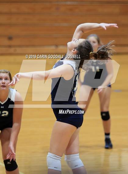 Thumbnail 3 in Swansboro vs Richlands (Joseph L. Beasley Spikefest) photogallery.