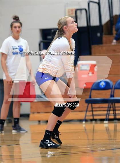 Thumbnail 1 in Swansboro vs Richlands (Joseph L. Beasley Spikefest) photogallery.