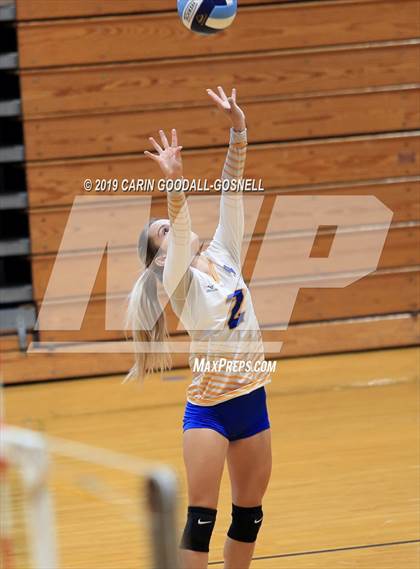Thumbnail 1 in Swansboro vs Richlands (Joseph L. Beasley Spikefest) photogallery.