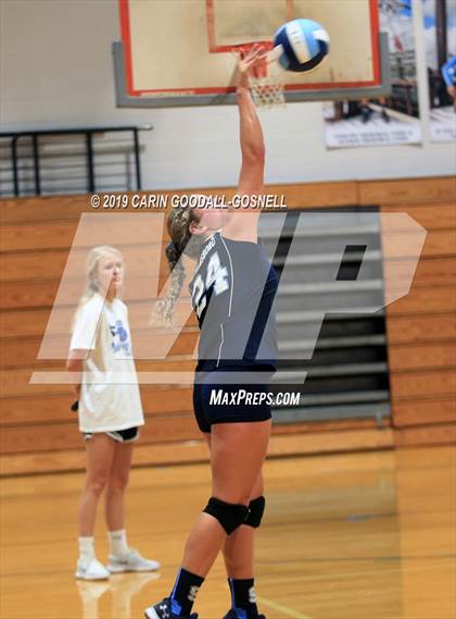 Thumbnail 1 in Swansboro vs Richlands (Joseph L. Beasley Spikefest) photogallery.