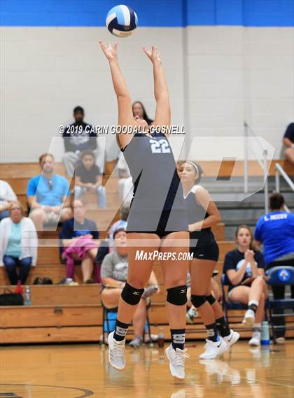Thumbnail 3 in Swansboro vs Richlands (Joseph L. Beasley Spikefest) photogallery.
