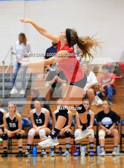 Thumbnail 1 in Swansboro vs Richlands (Joseph L. Beasley Spikefest) photogallery.