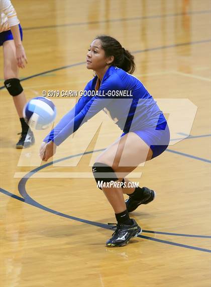 Thumbnail 1 in Swansboro vs Richlands (Joseph L. Beasley Spikefest) photogallery.