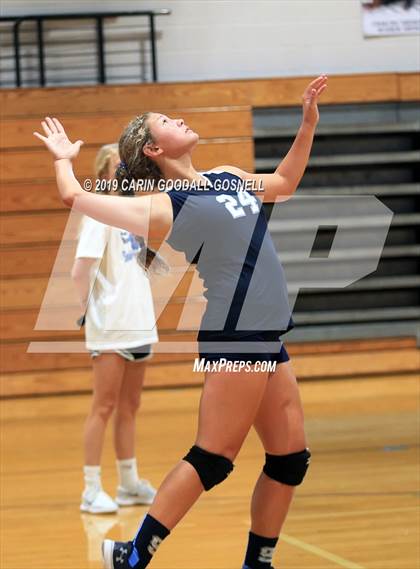 Thumbnail 2 in Swansboro vs Richlands (Joseph L. Beasley Spikefest) photogallery.