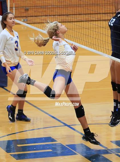 Thumbnail 1 in Swansboro vs Richlands (Joseph L. Beasley Spikefest) photogallery.