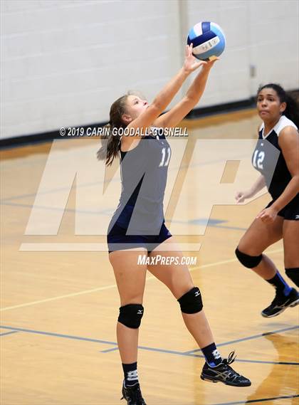 Thumbnail 3 in Swansboro vs Richlands (Joseph L. Beasley Spikefest) photogallery.