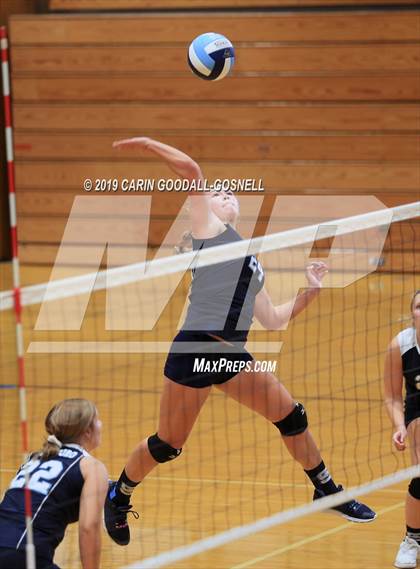 Thumbnail 2 in Swansboro vs Richlands (Joseph L. Beasley Spikefest) photogallery.