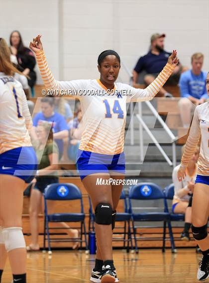 Thumbnail 3 in Swansboro vs Richlands (Joseph L. Beasley Spikefest) photogallery.