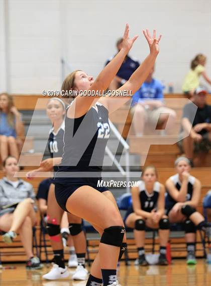 Thumbnail 3 in Swansboro vs Richlands (Joseph L. Beasley Spikefest) photogallery.