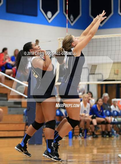 Thumbnail 1 in Swansboro vs Richlands (Joseph L. Beasley Spikefest) photogallery.