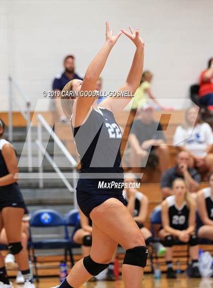 Thumbnail 2 in Swansboro vs Richlands (Joseph L. Beasley Spikefest) photogallery.