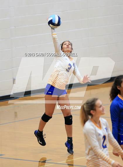 Thumbnail 3 in Swansboro vs Richlands (Joseph L. Beasley Spikefest) photogallery.