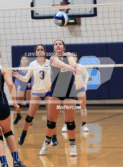 Thumbnail 3 in Swansboro vs Richlands (Joseph L. Beasley Spikefest) photogallery.