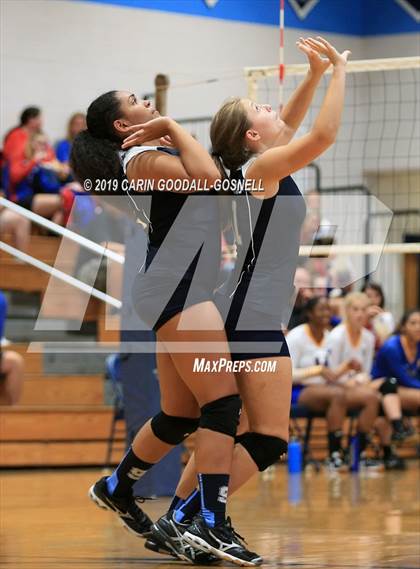 Thumbnail 2 in Swansboro vs Richlands (Joseph L. Beasley Spikefest) photogallery.