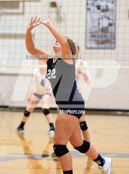 Thumbnail 3 in Swansboro vs Richlands (Joseph L. Beasley Spikefest) photogallery.