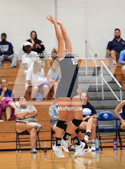 Thumbnail 1 in Swansboro vs Richlands (Joseph L. Beasley Spikefest) photogallery.