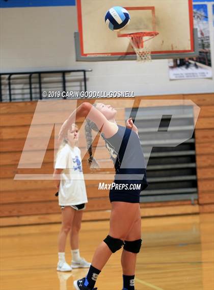 Thumbnail 3 in Swansboro vs Richlands (Joseph L. Beasley Spikefest) photogallery.