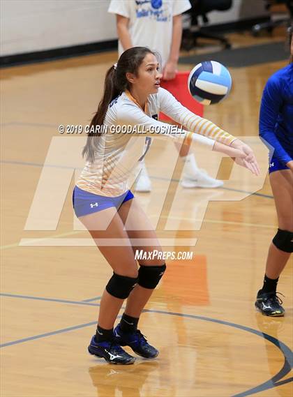 Thumbnail 3 in Swansboro vs Richlands (Joseph L. Beasley Spikefest) photogallery.