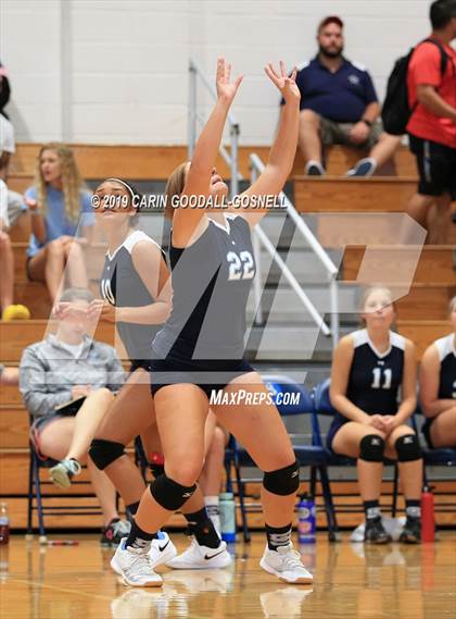 Thumbnail 1 in Swansboro vs Richlands (Joseph L. Beasley Spikefest) photogallery.