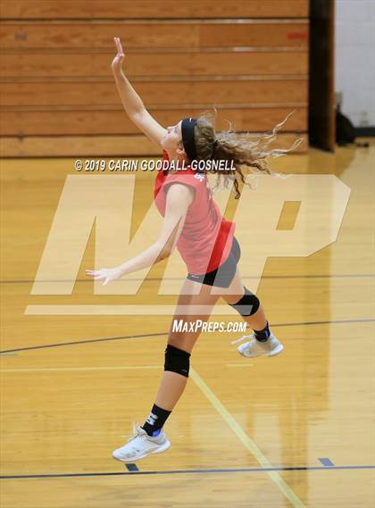Thumbnail 1 in Swansboro vs Richlands (Joseph L. Beasley Spikefest) photogallery.
