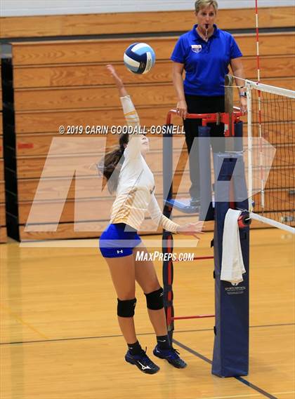 Thumbnail 3 in Swansboro vs Richlands (Joseph L. Beasley Spikefest) photogallery.