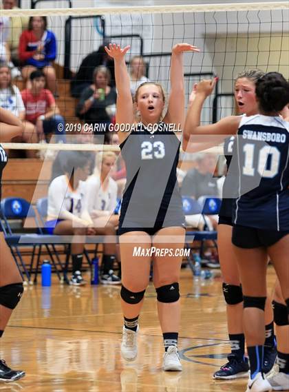 Thumbnail 1 in Swansboro vs Richlands (Joseph L. Beasley Spikefest) photogallery.