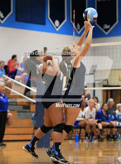 Thumbnail 3 in Swansboro vs Richlands (Joseph L. Beasley Spikefest) photogallery.
