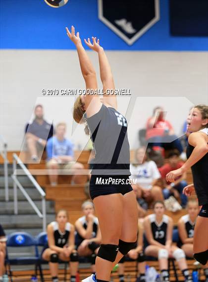 Thumbnail 1 in Swansboro vs Richlands (Joseph L. Beasley Spikefest) photogallery.