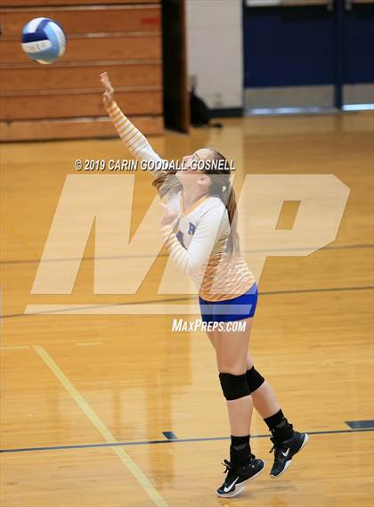 Thumbnail 2 in Swansboro vs Richlands (Joseph L. Beasley Spikefest) photogallery.