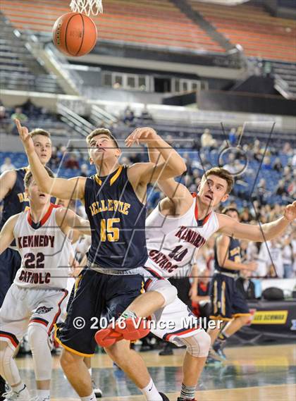 Thumbnail 2 in Kennedy Catholic vs Bellevue (WIAA 3A Quarterfinal)  photogallery.