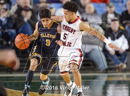 Thumbnail 3 in Kennedy Catholic vs Bellevue (WIAA 3A Quarterfinal)  photogallery.