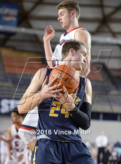 Thumbnail 2 in Kennedy Catholic vs Bellevue (WIAA 3A Quarterfinal)  photogallery.