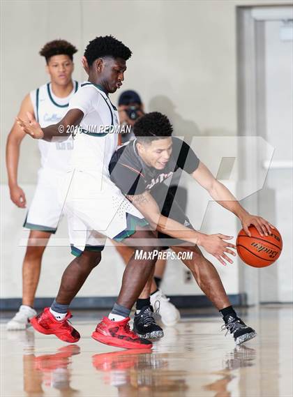Thumbnail 1 in College Park vs. Lancaster (McDonald's Texas Invitational) photogallery.