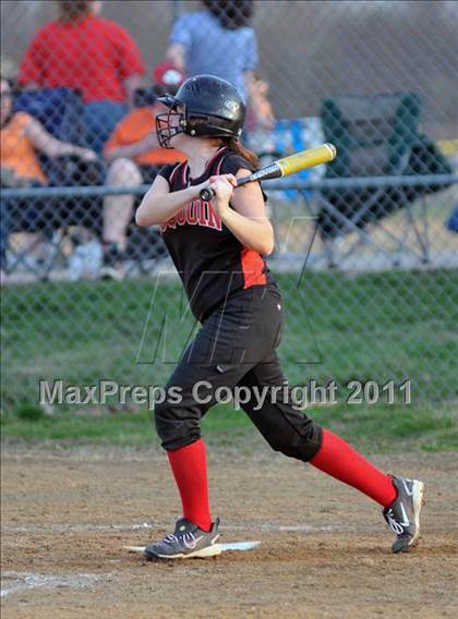 Thumbnail 3 in DuQuoin vs Mt. Vernon (Jefferson County Invitational) photogallery.