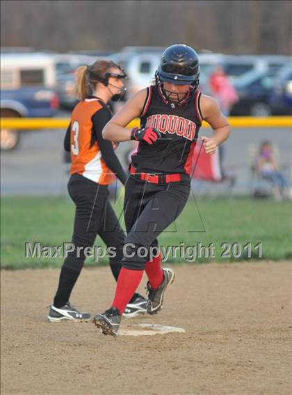 Thumbnail 3 in DuQuoin vs Mt. Vernon (Jefferson County Invitational) photogallery.