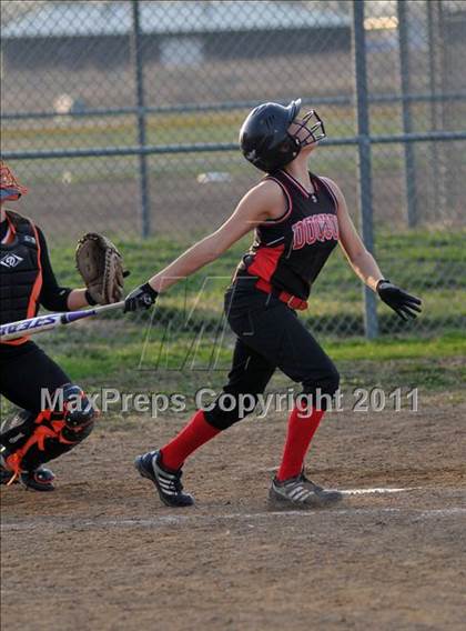 Thumbnail 1 in DuQuoin vs Mt. Vernon (Jefferson County Invitational) photogallery.