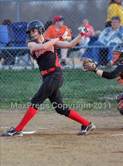 Thumbnail 3 in DuQuoin vs Mt. Vernon (Jefferson County Invitational) photogallery.