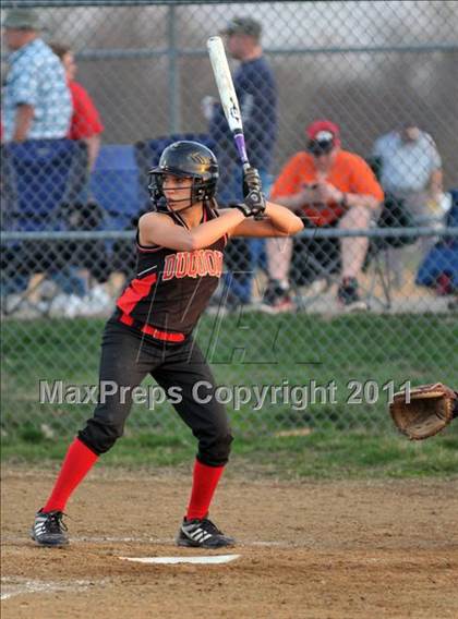 Thumbnail 2 in DuQuoin vs Mt. Vernon (Jefferson County Invitational) photogallery.