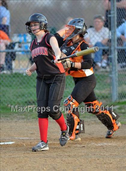 Thumbnail 2 in DuQuoin vs Mt. Vernon (Jefferson County Invitational) photogallery.