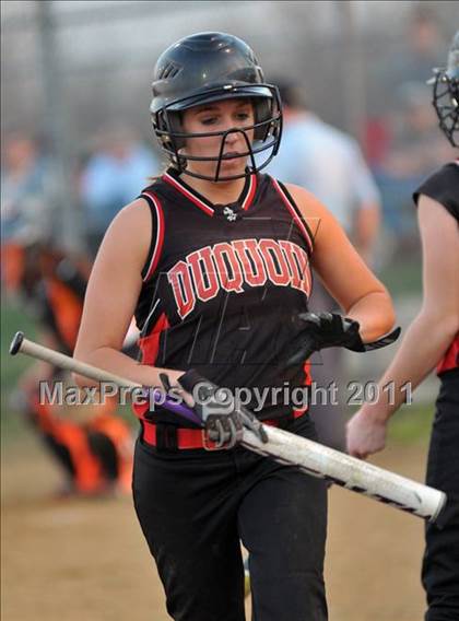 Thumbnail 3 in DuQuoin vs Mt. Vernon (Jefferson County Invitational) photogallery.