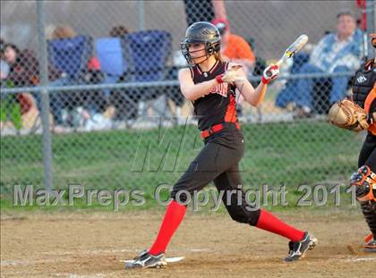 Thumbnail 3 in DuQuoin vs Mt. Vernon (Jefferson County Invitational) photogallery.