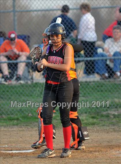 Thumbnail 2 in DuQuoin vs Mt. Vernon (Jefferson County Invitational) photogallery.