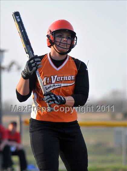 Thumbnail 2 in DuQuoin vs Mt. Vernon (Jefferson County Invitational) photogallery.